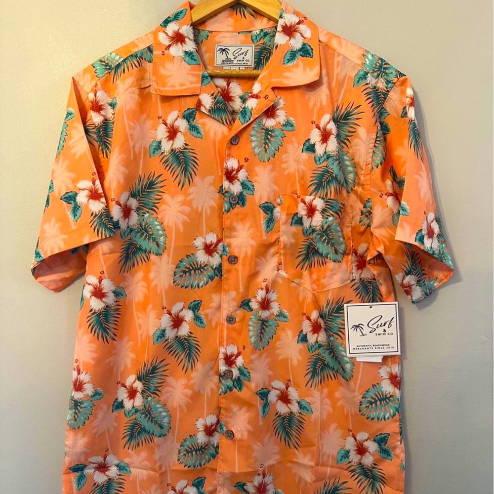 Brand New with tags
Surf & Swim Co Beachwear
Hawaiian / Beach Shirt